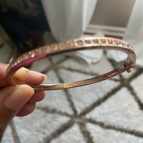 Givency Rose Gold Silk Swarovski Element Bangle Bracelet - Picture 4 of 4